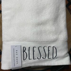 Rae Dunn ‘BLESSED’ Set of 2 Bath Towels